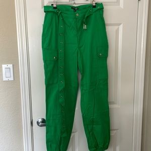 Green Fashion Nova cargo pants with belt. Size Medium